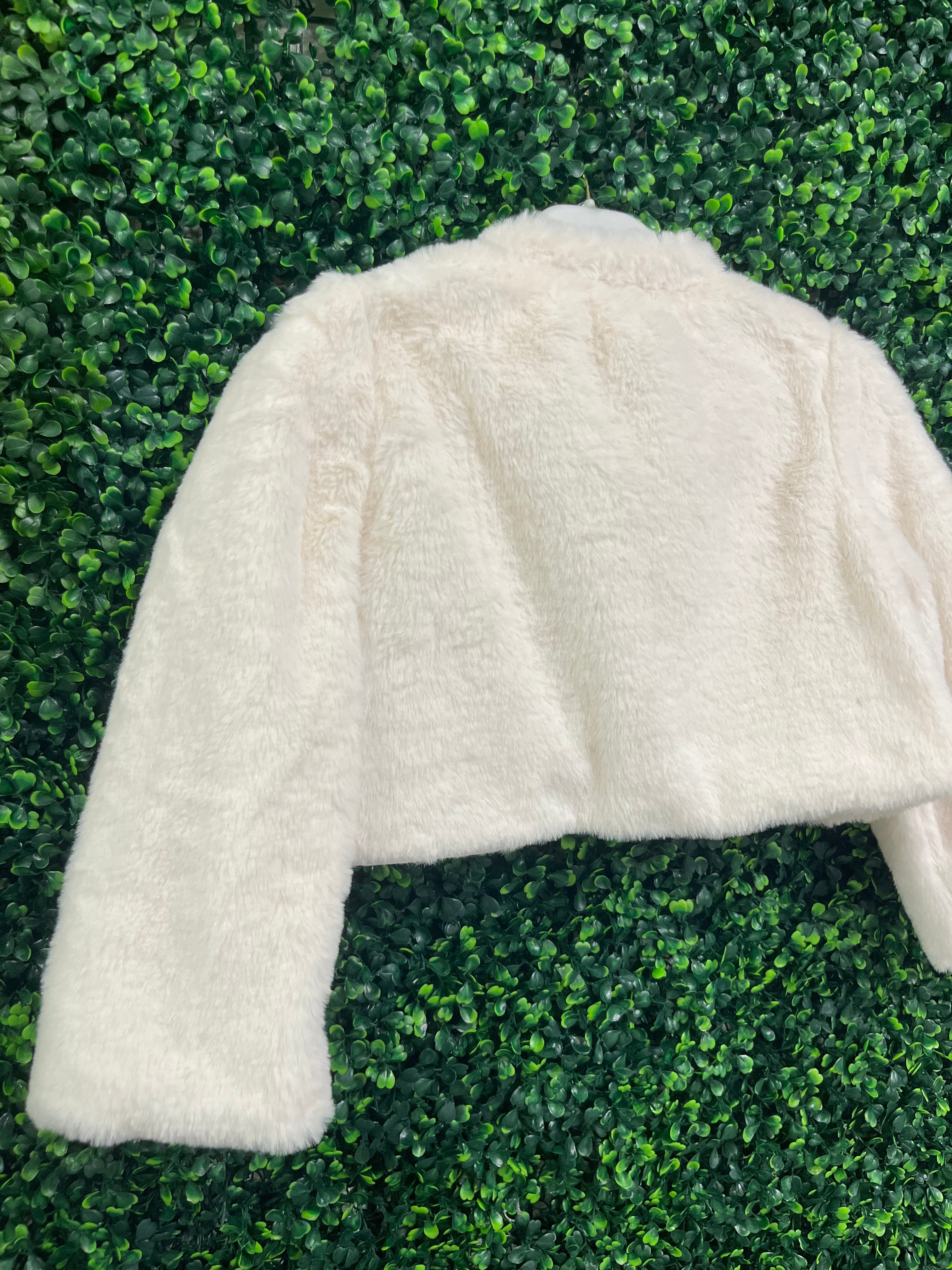 Girls’ Cream Fur Bolero 184 - Image 4