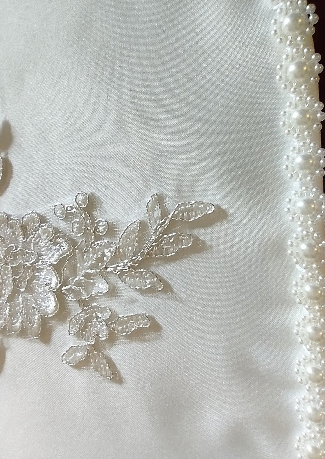 Girls Metallic Lace Christening Burping Pad - Image 4